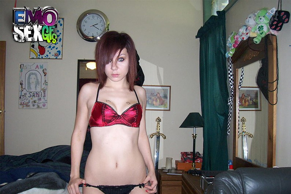 EmoSexGFs photo gallery 1st picture